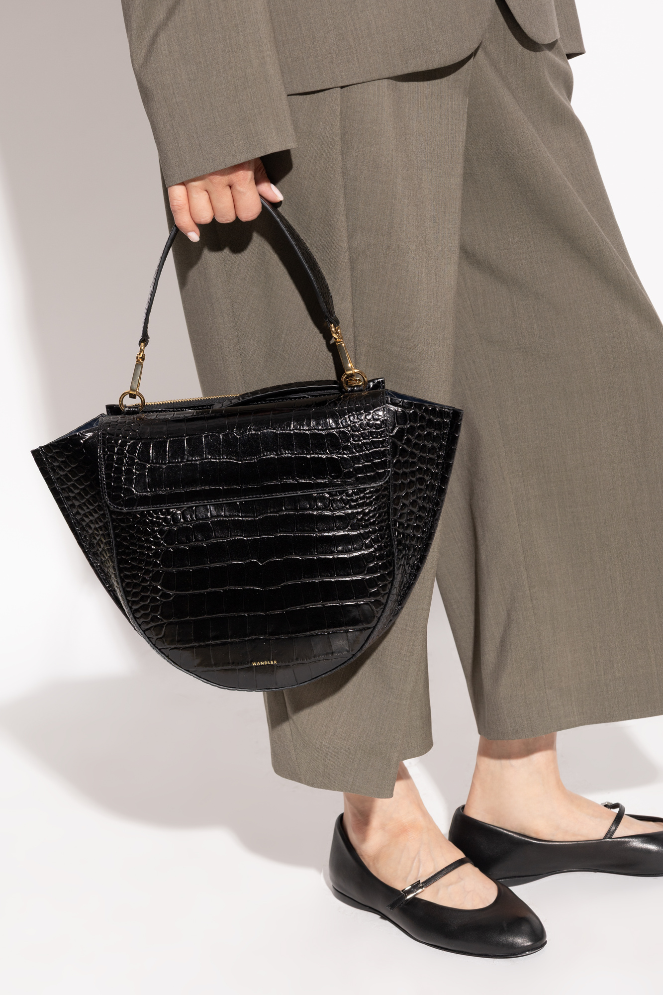 ショルダーバッグ・ポシェット WANDLER SS25 HORTENSIA MEDIUM BAG (23108 000021 1732) Hortensia Bag Black – Wandler.com